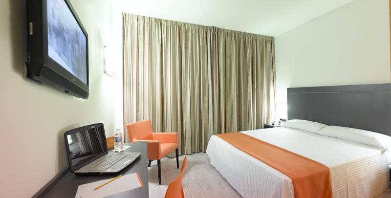 Hotel H2 Ávila Rum bild